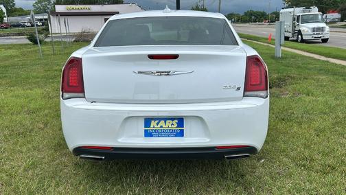 2016 Chrysler 300 S