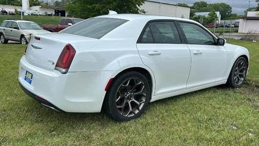 2016 Chrysler 300 S