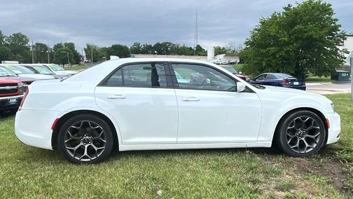2016 Chrysler 300 S