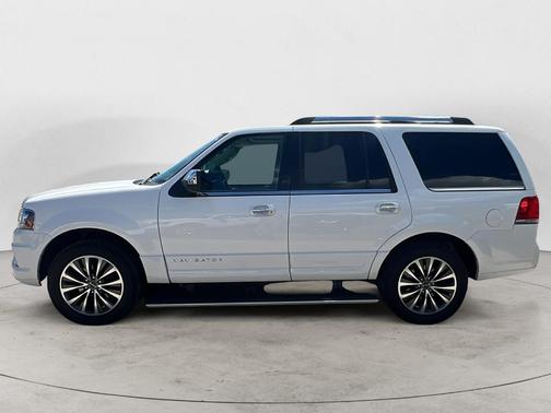 2015 Lincoln Navigator Base