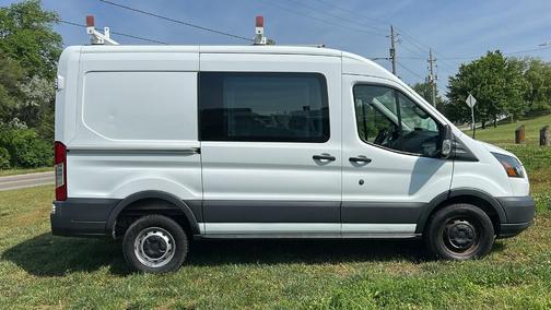 2017 Ford Transit-250 130 WB Medium Roof Cargo