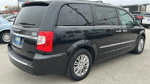 2015 Chrysler Town & Country Touring-L