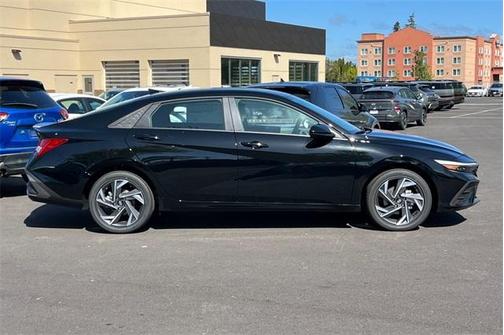 2025 Hyundai ELANTRA HEV SEL Sport