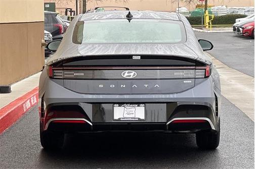 2025 Hyundai SONATA Hybrid SEL