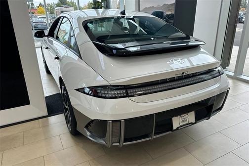 2025 Hyundai IONIQ 6 SEL