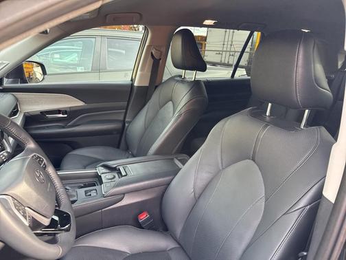 2024 Toyota Grand Highlander Hybrid LIMITED