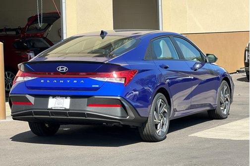 2025 Hyundai ELANTRA HEV SEL Sport