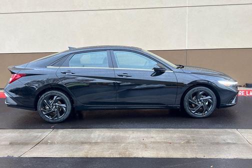 2026 Hyundai ELANTRA SEL