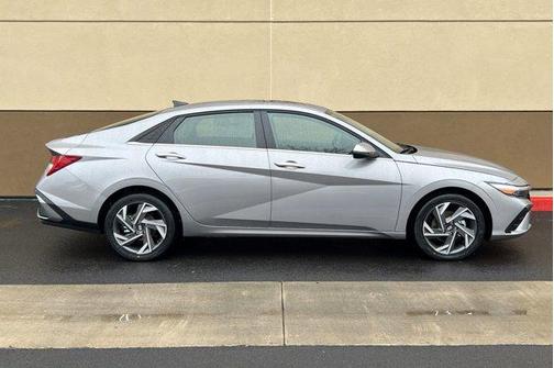 2025 Hyundai ELANTRA HEV Limited