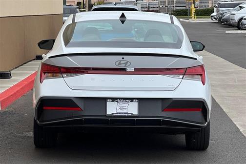 2025 Hyundai ELANTRA HEV SEL Sport