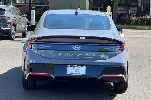 2025 Hyundai SONATA Hybrid SEL