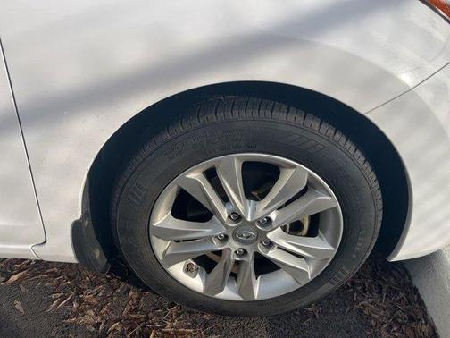 2013 Hyundai Elantra GT Base