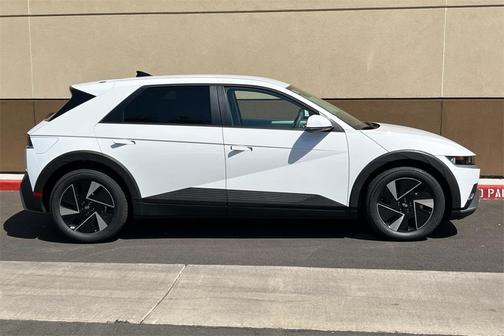 2025 Hyundai IONIQ 5 SE