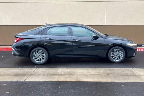 2026 Hyundai ELANTRA HEV Blue