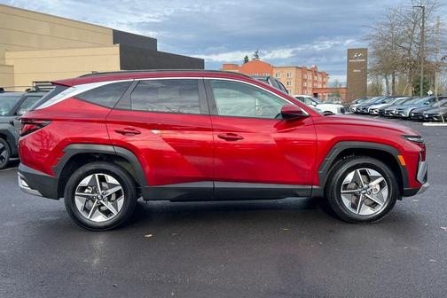 2025 Hyundai TUCSON SEL