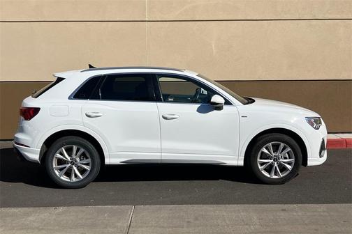 2023 Audi Q3 45 S line Premium