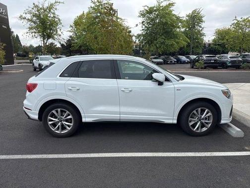 2023 Audi Q3 45 S line Premium