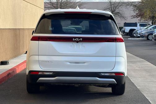 2023 Kia Carnival LX
