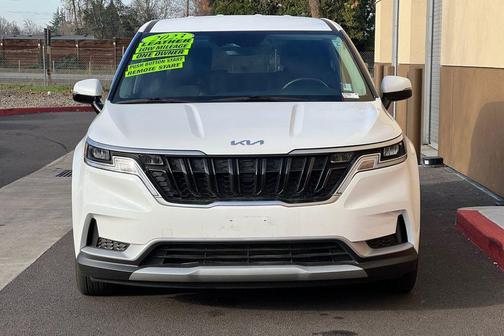 2023 Kia Carnival LX