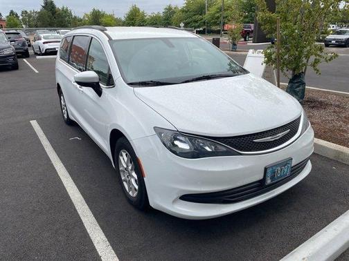 2020 Chrysler Voyager LXI