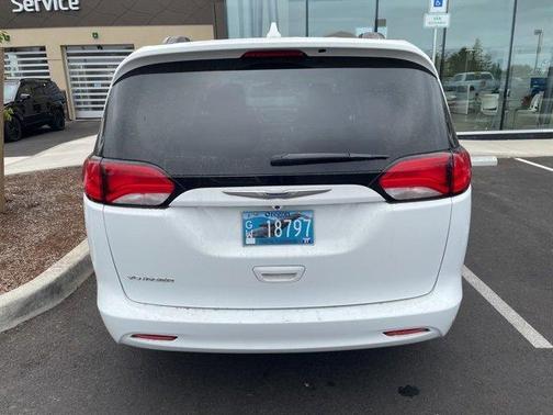 2020 Chrysler Voyager LXI
