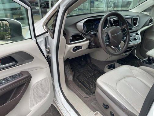 2020 Chrysler Voyager LXI