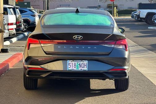 2022 Hyundai ELANTRA SEL