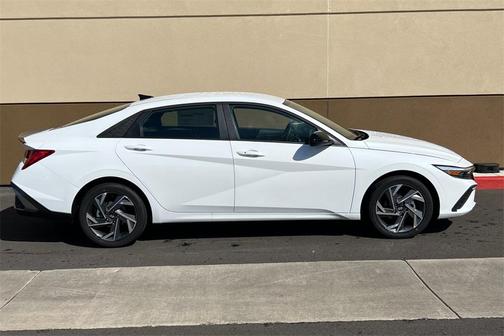 2025 Hyundai ELANTRA HEV SEL Sport