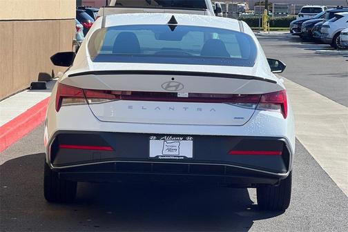 2025 Hyundai ELANTRA HEV SEL Sport
