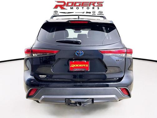 2023 Toyota Highlander Hybrid XLE