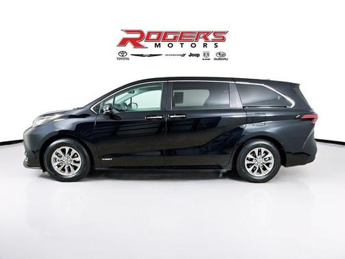 2021 Toyota Sienna XLE 7 Passenger