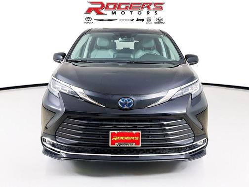 2021 Toyota Sienna XLE 7 Passenger