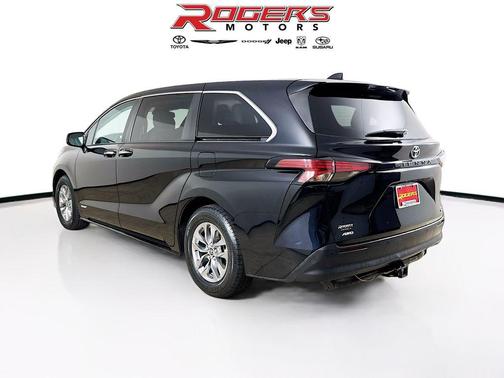 2021 Toyota Sienna XLE 7 Passenger