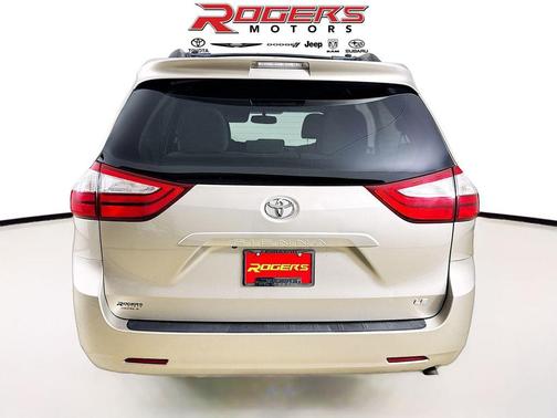 2015 Toyota Sienna LE