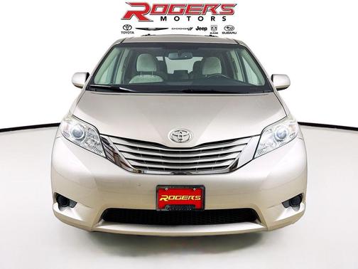 2015 Toyota Sienna LE