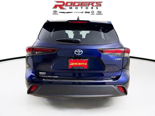 2024 Toyota Highlander Hybrid XLE