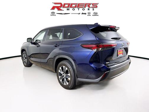2024 Toyota Highlander Hybrid XLE