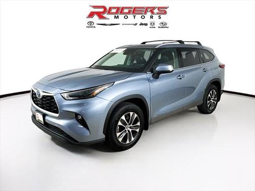 2022 Toyota Highlander Hybrid XLE
