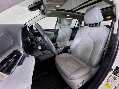 Wind Chill Pearl 2022 Toyota Highlander Platinum