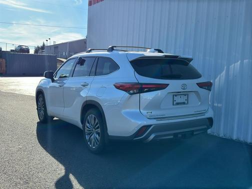 Wind Chill Pearl 2022 Toyota Highlander Platinum
