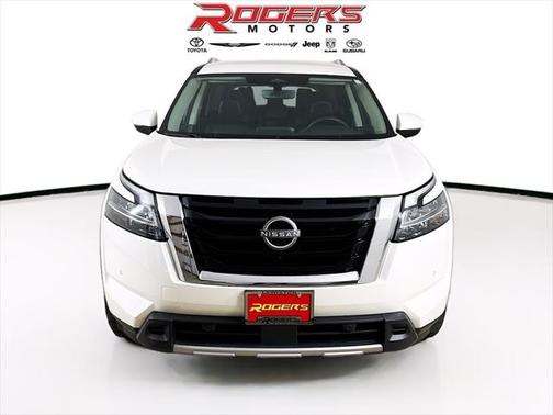 2024 Nissan Pathfinder SL 4WD