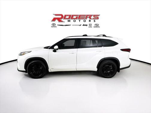 2024 Toyota Highlander Hybrid Platinum