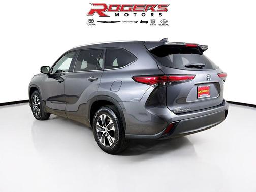 2023 Toyota Highlander Hybrid XLE