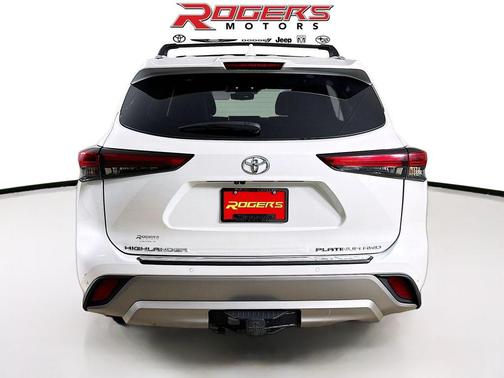 2022 Toyota Highlander Platinum