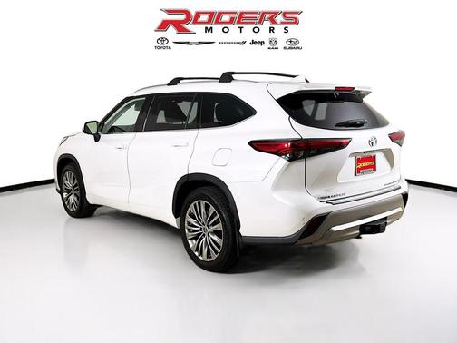 2022 Toyota Highlander Platinum