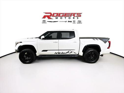 2023 Toyota Tundra Hybrid Platinum