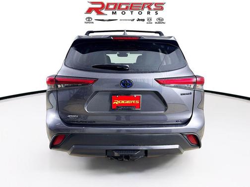2023 Toyota Highlander Hybrid XLE