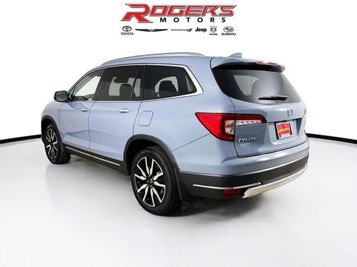 2022 Honda Pilot Touring 8-Passenger