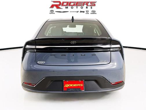 2026 Toyota Prius Plug-In Hybrid SE