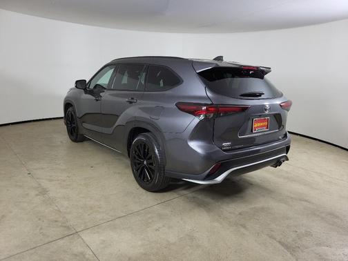 2024 Toyota Highlander XSE